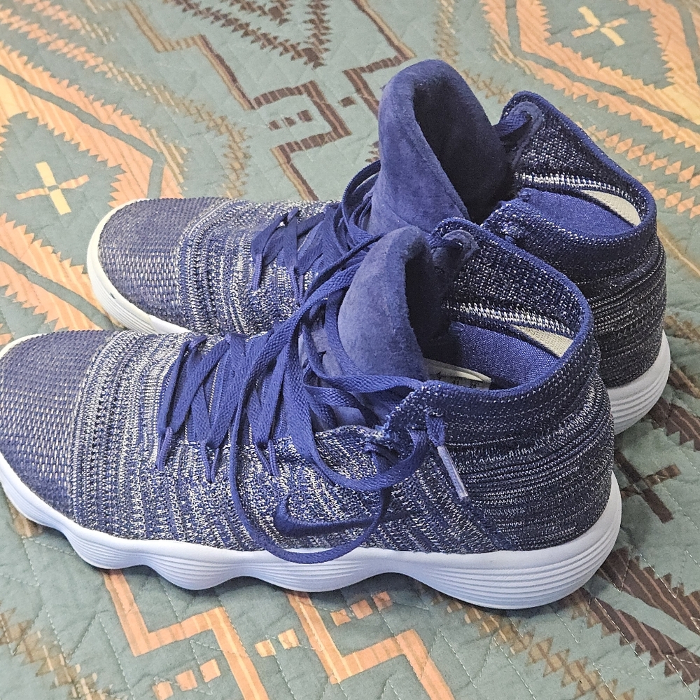 Nike Hyper Dunk - Picture 3 of 7